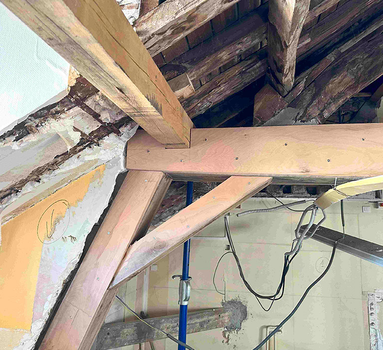 Renforcement des fermes de charpente dans les Yvelines